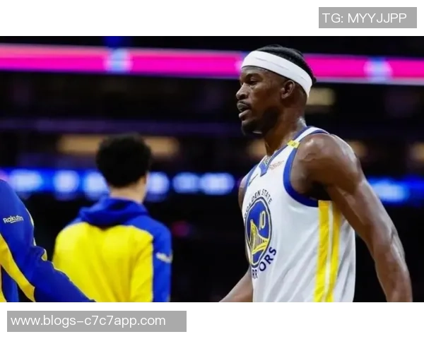 勇士与骑士激战1月16日NBA赛场再现经典对决引发球迷热议 勇士与骑士激战1月16日NBA赛场再现经典对决引发球迷热议