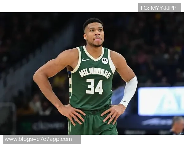 字母哥愤怒撕毁球衣雄鹿惨败更衣室内爆发激烈冲突